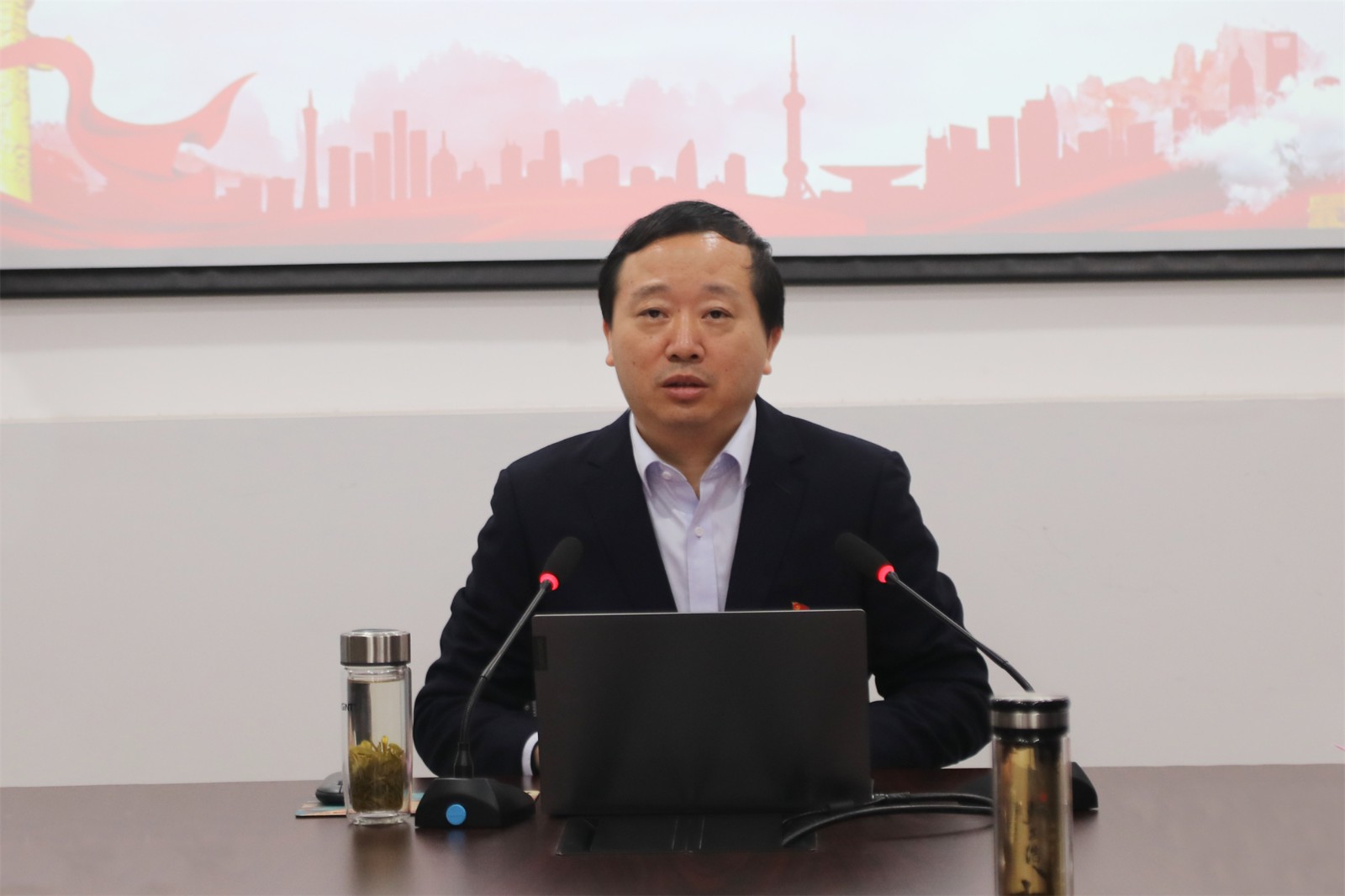 夏书记.jpg 夏书记.jpg